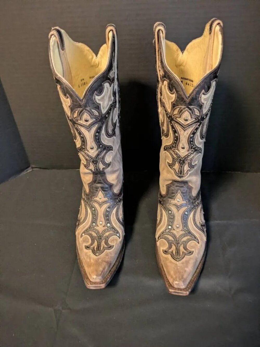 Corral Brown/Chocolate Inlay & Studs - Picture 4 of 7